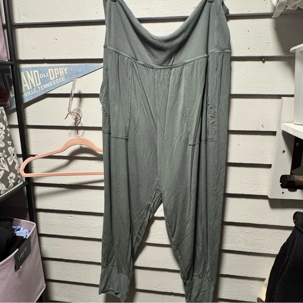 aerie Olive Green Relaxed comfy pants